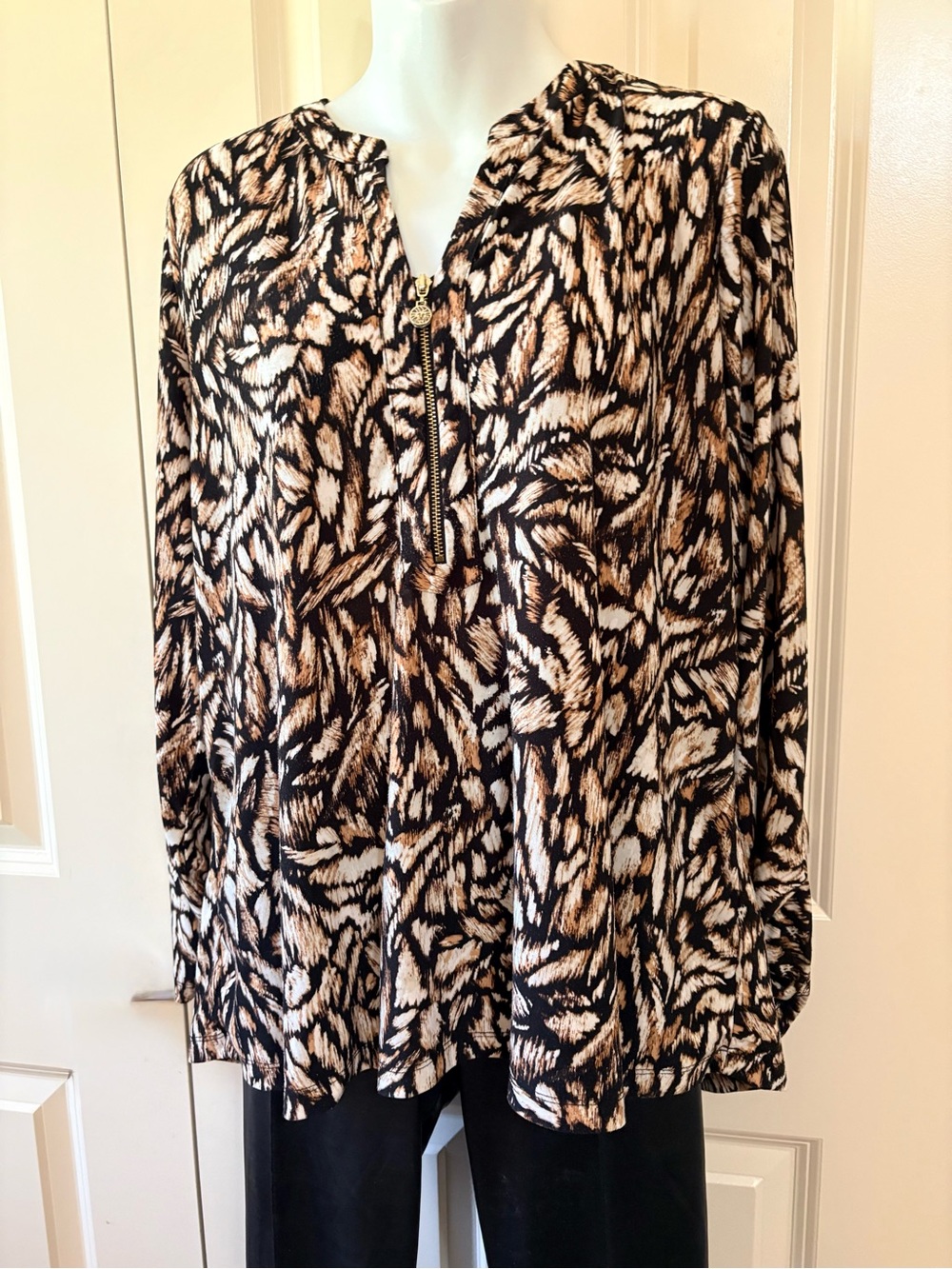 Women's Black and Tan Zebra-Print Zip Front Blouse, size XL